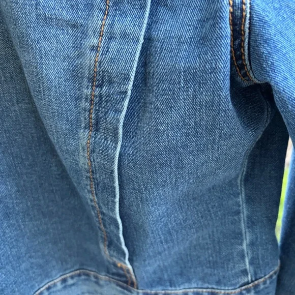 Free People Denim Jacket Medium Wash | Zig-Zag Stitch Detail | Size M 🦋 - Picture 9 of 13